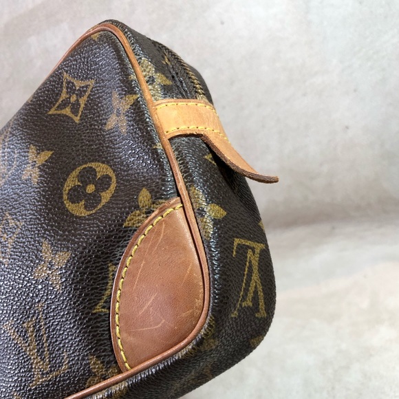 SOLD on M! Auth Louis Vuitton Clutch!! - Picture 3 of 7